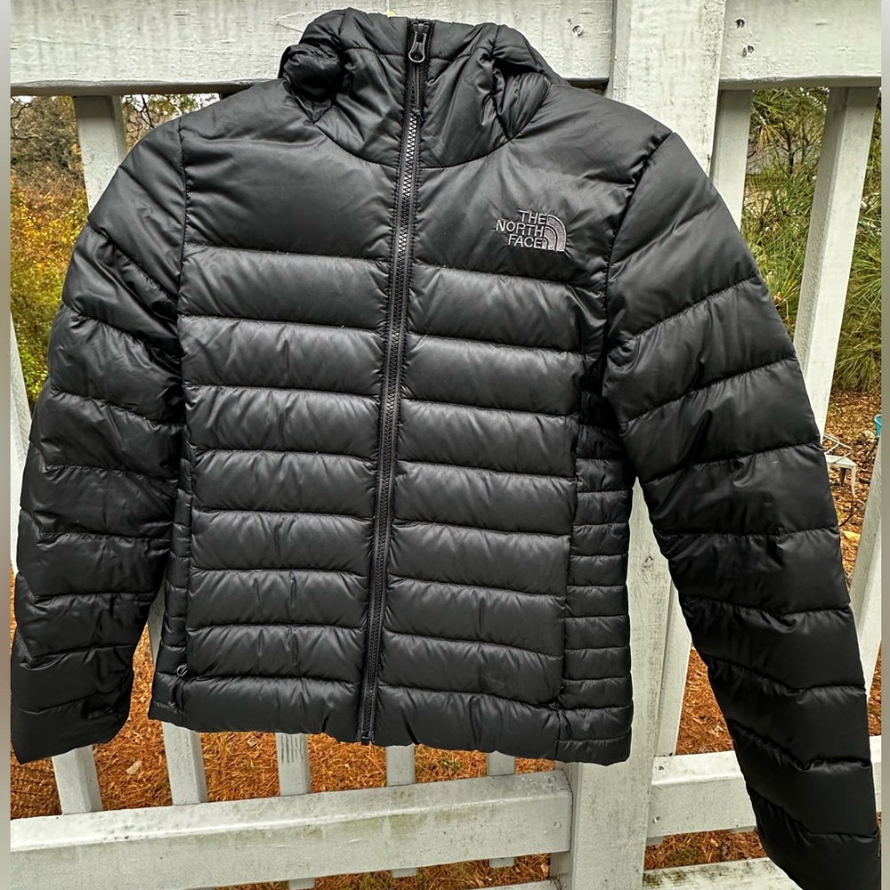 THE NORTH FACE Women's Aconcagua Hooded Down Jacket. Size Small